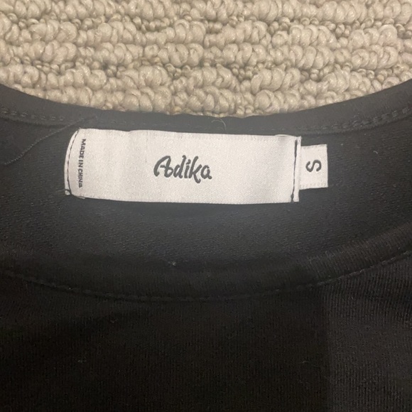 Adika Black Longsleeve With Slit - Picture 2 of 2